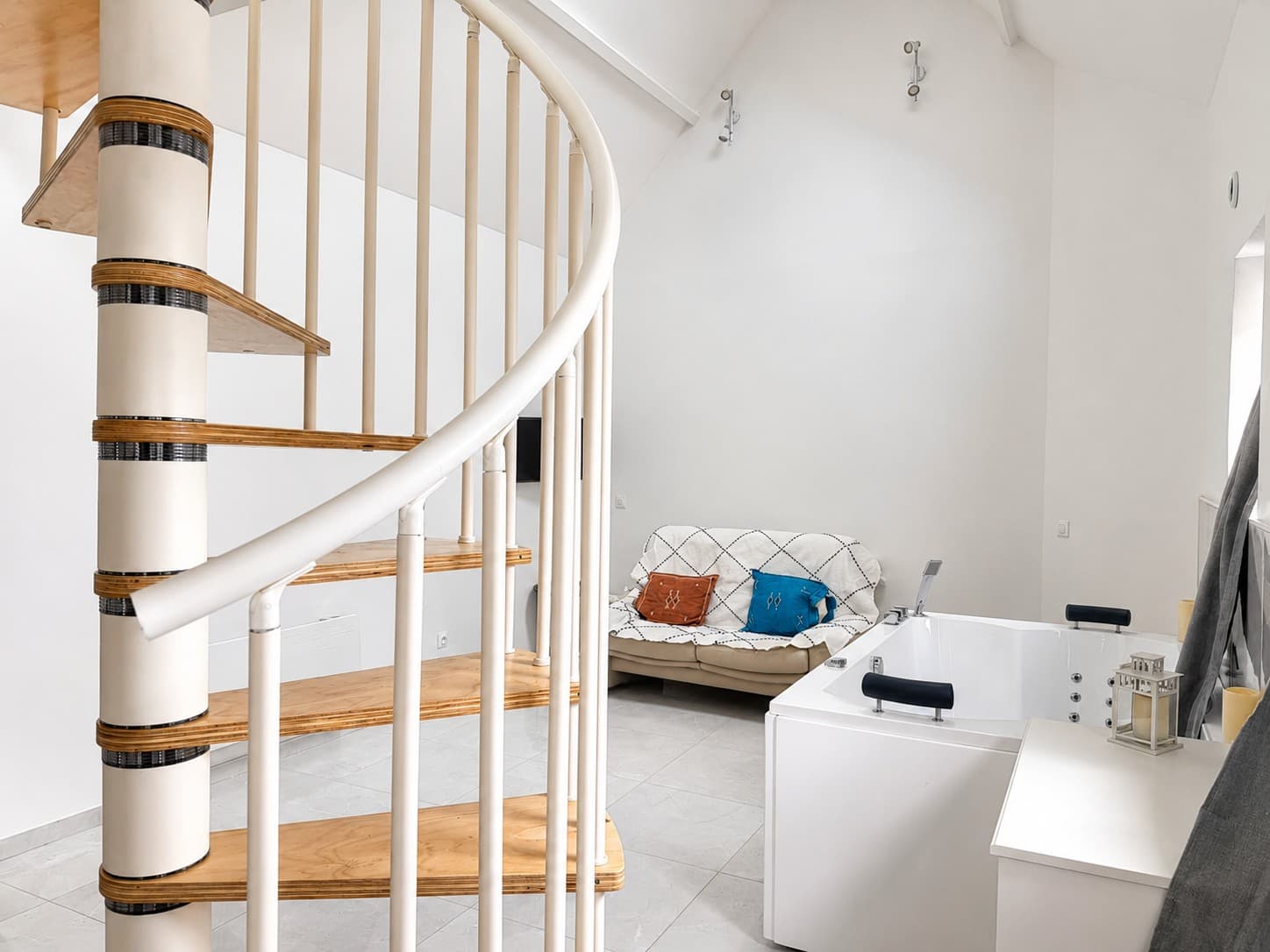 Dakvet – Suite détente avec jacuzzi privatif – photo 2