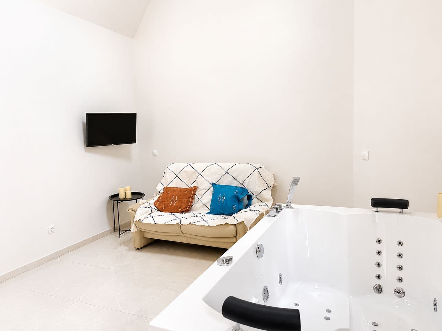 Dakvet – Suite détente avec jacuzzi privatif – photo 5